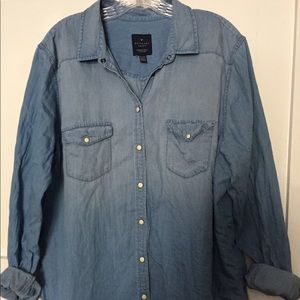 Women’s AE Boyfriend Button-up